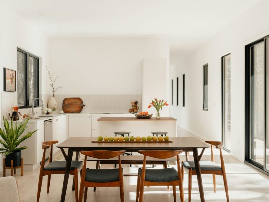 Round vs Rectangular Dining Tables: Which Shape Works Better in Your Space?